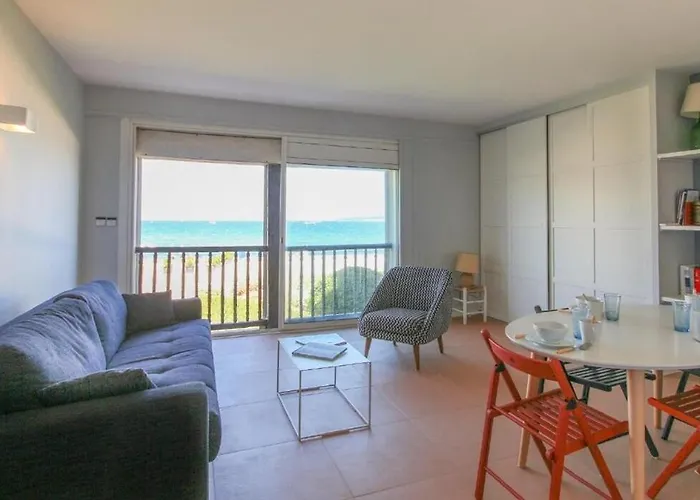 Le Balcon Sur La